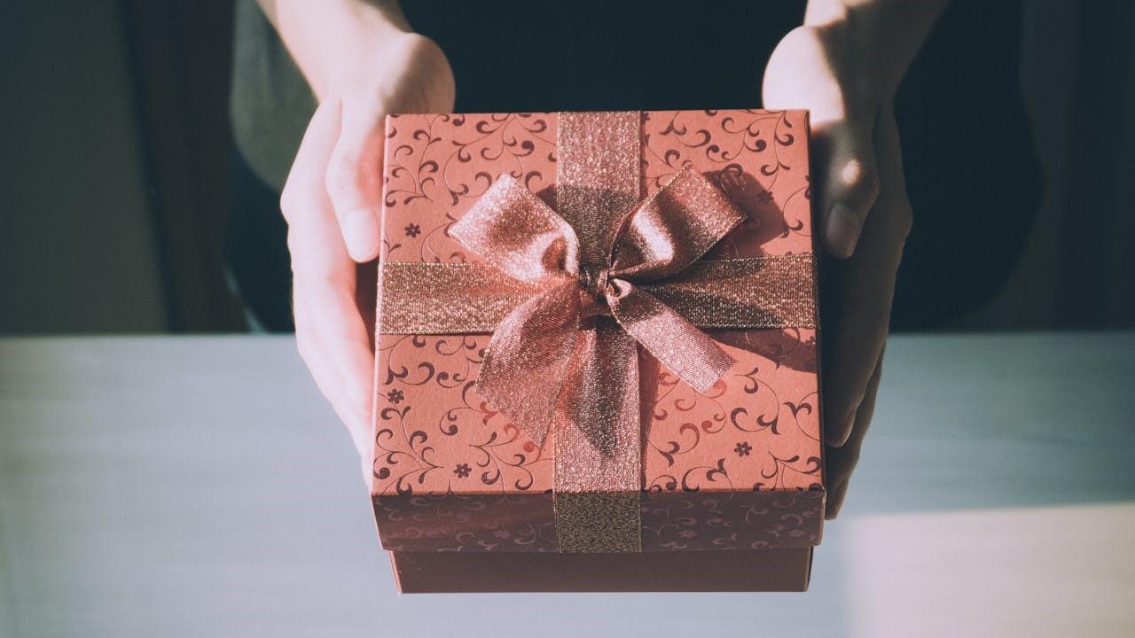 Inspiratie voor het vinden van het perfecte cadeau voor een werknemer - persoonlijke en praktische geschenkideeën